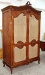 armoire and vitrin